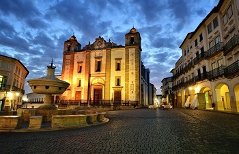 Evora, bijuteria Portugaliei