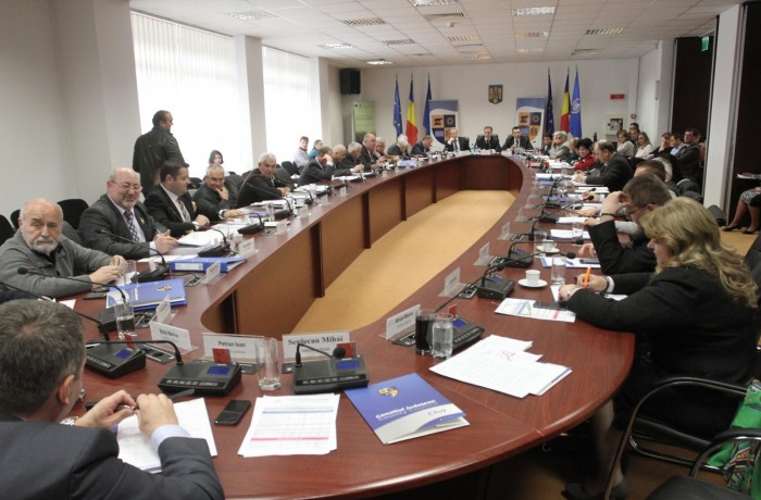 Doi dejeni propuşi, unul ales: Marius Mînzat, preşedinte al CJ Cluj