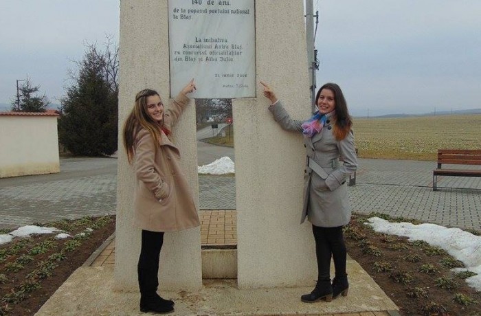 Două eleve din Dej, participante la Concursul Naţional „Ocrotiţi de Eminescu” din Blaj
