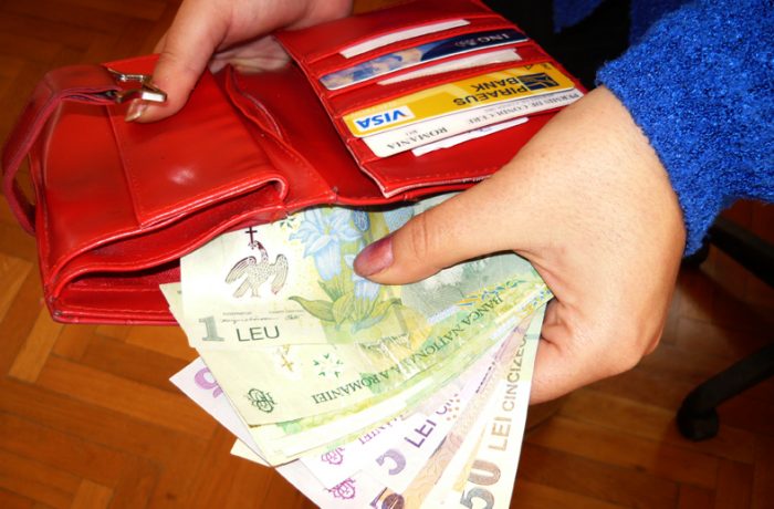 Românii vor putea să-și plătească retroactiv contribuția la pensii