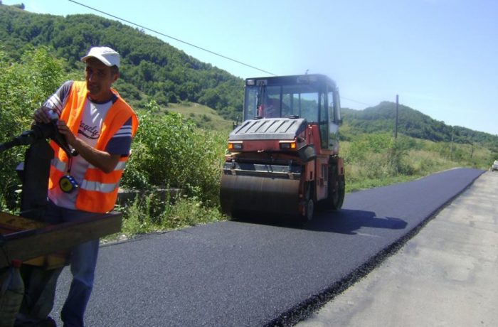 Lucrări de asfaltare pe drumul județean Nireș – Valea Ungurașului