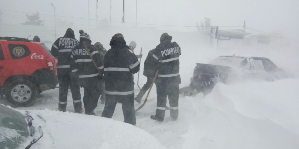 Autoritățile în alertă, pompierii la datorie!