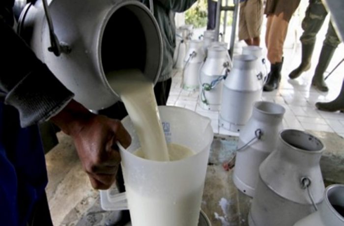Ministrul Agriculturii vrea o „lege a laptelui”