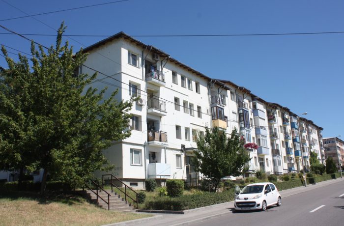 Mic, dar scump! Locuinţe puse în vânzare, mai mici decât prevede legea