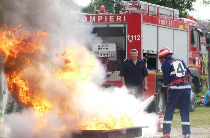 Pompierii de la VASROM Dej, calificaţi pentru faza pe ţară a concursului serviciilor private pentru situații de urgență