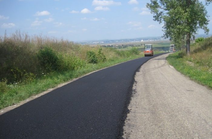 Zece  drumuri județene vor beneficia de lucrări de întreținere curentă şi periodică