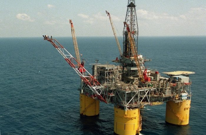 Astăzi, Senatul urmează să adopte una dintre cele mai controversate legi