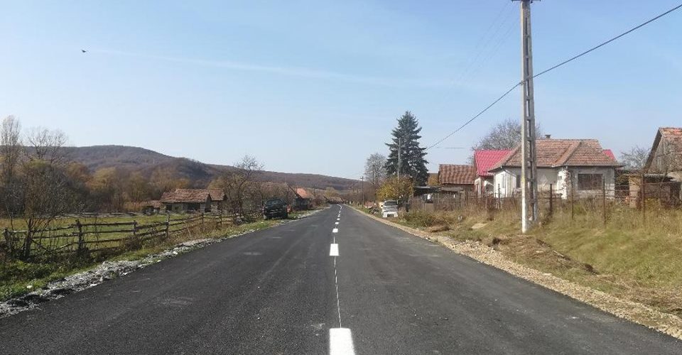 Lucrări de marcaje rutiere pe drumurile judeţului Cluj