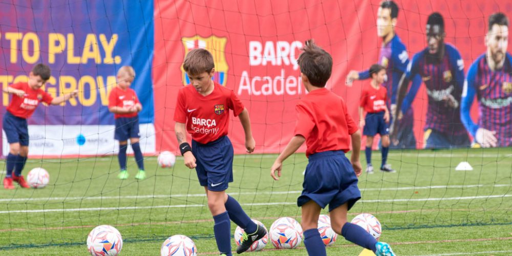Baschet și fotbal pentru copii.  Barça Academy revine la Cluj-Napoca!