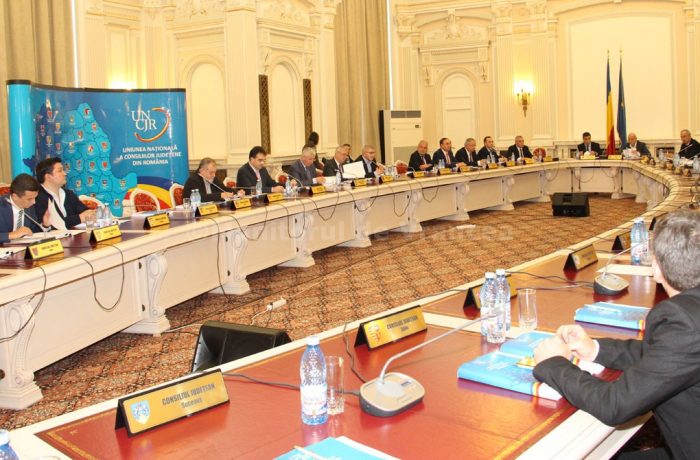 Consiliile județene din România se reunesc în ședință solemnă, la Focșani