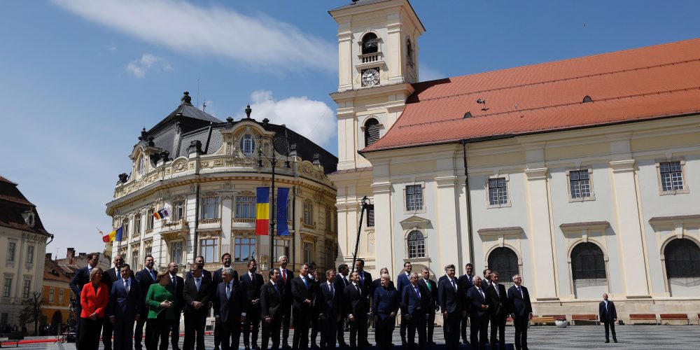 Summit istoric în România. Liderii UE au semnat Declaraţia de la Sibiu.