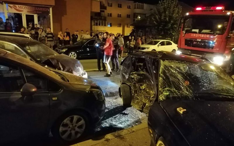 Patru vehicule avariate în urma unui accident, la Dej