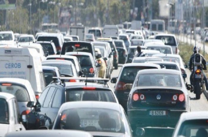 Peste 70% dintre autovehicule din România sunt mai vechi de 12 ani, iar un sfert sunt non-euro
