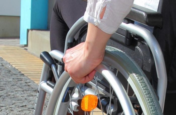 Program pentru persoanele cu dizabilități, lansat în dezbatere