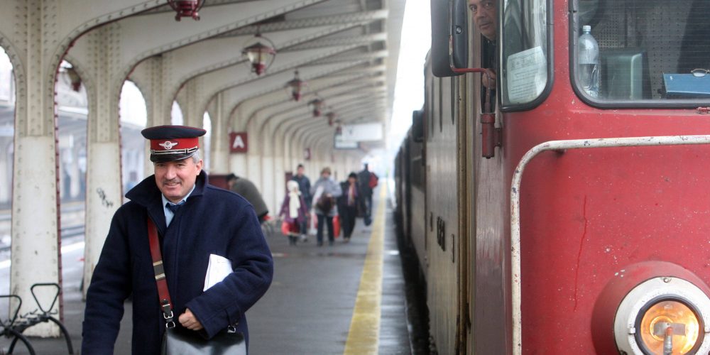 Ceferiștii strâng semnături pentru Statutul Personalului Feroviar și pentru susținerea investițiilor  în calea ferată