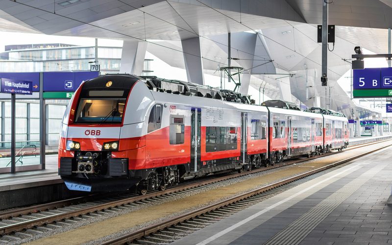 Austriecii introduc al doilea tren expres din Transilvania spre Viena