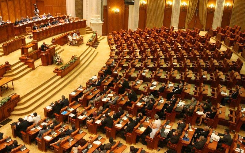 Câți senatori și deputați va avea fiecare partid în noul Parlament