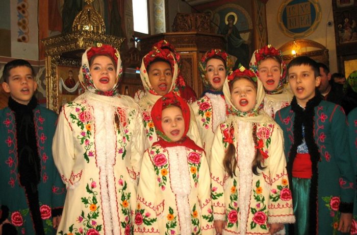 Ajunul Crăciunului pentru creştinii ortodocşi de rit vechi. Obiceiuri și tradiții.