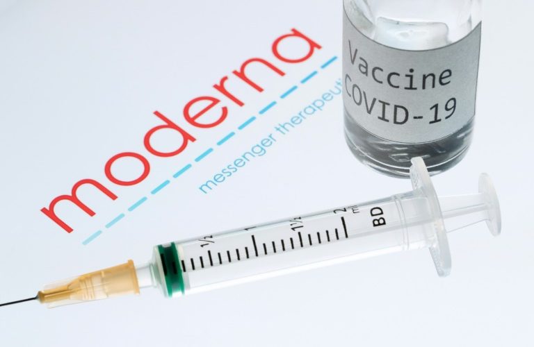 Prima tranșă de vaccin Moderna a ajuns în România